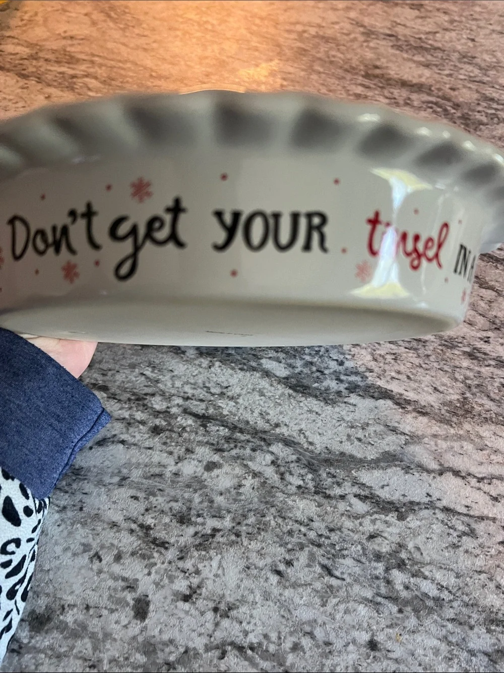 White Holiday Ceramic Pie Dish with Festive Tinsel Design 10 inch round EUC